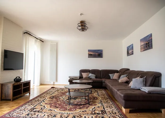 Ganzes Haus Mit Viel Platz Fuer Familie Und Freunde